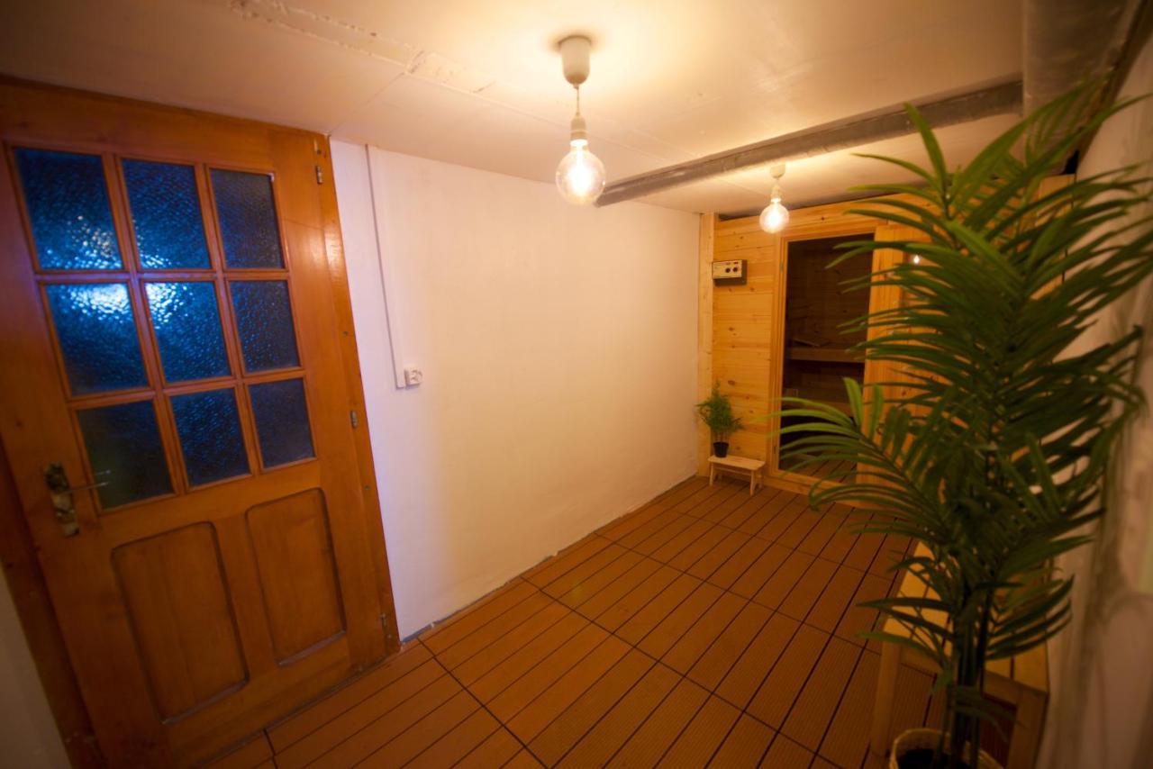Chalet 4 Personnes Avec Sauna Лезен Екстериор снимка